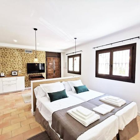 Apartamentos Tres Llaves Palacio De Vela De Los Cobos 우베다 외부 사진