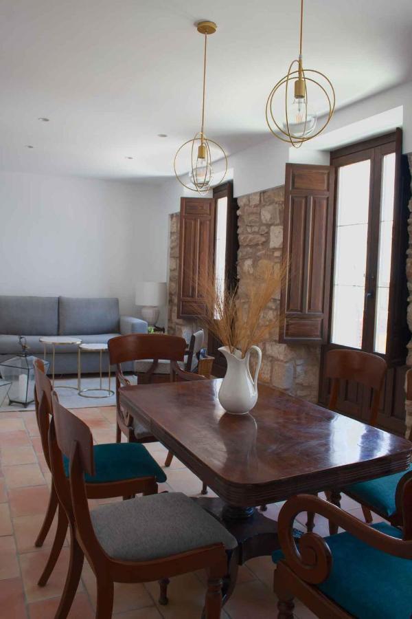 Apartamentos Tres Llaves Palacio De Vela De Los Cobos 우베다 외부 사진