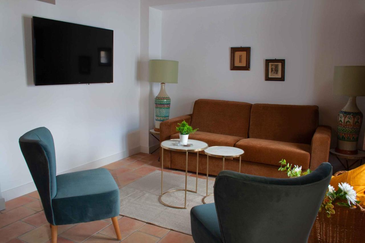 Apartamentos Tres Llaves Palacio De Vela De Los Cobos 우베다 외부 사진