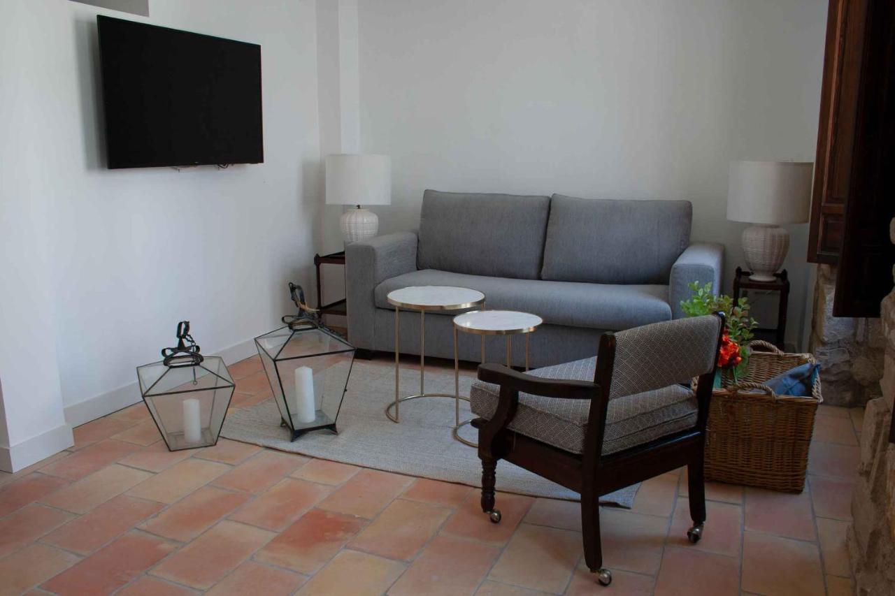 Apartamentos Tres Llaves Palacio De Vela De Los Cobos 우베다 외부 사진