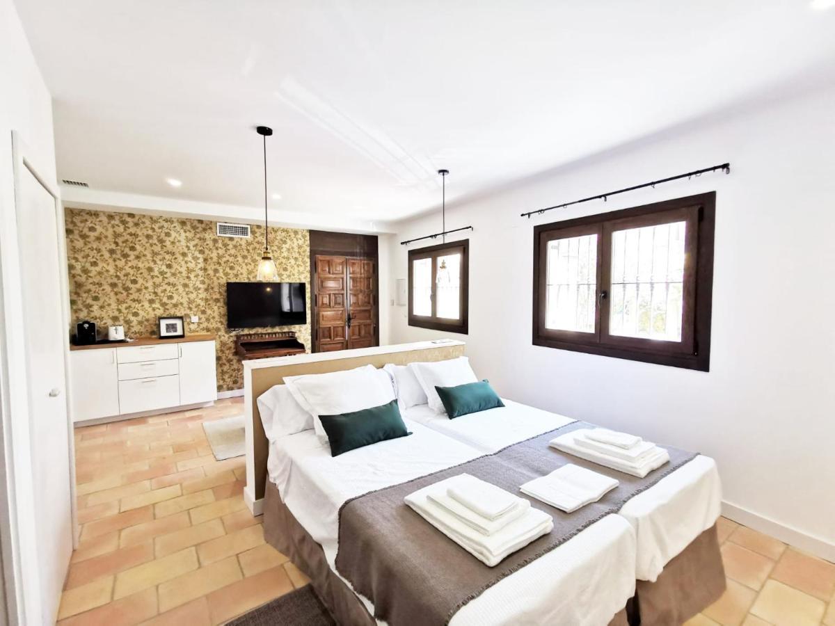 Apartamentos Tres Llaves Palacio De Vela De Los Cobos 우베다 외부 사진