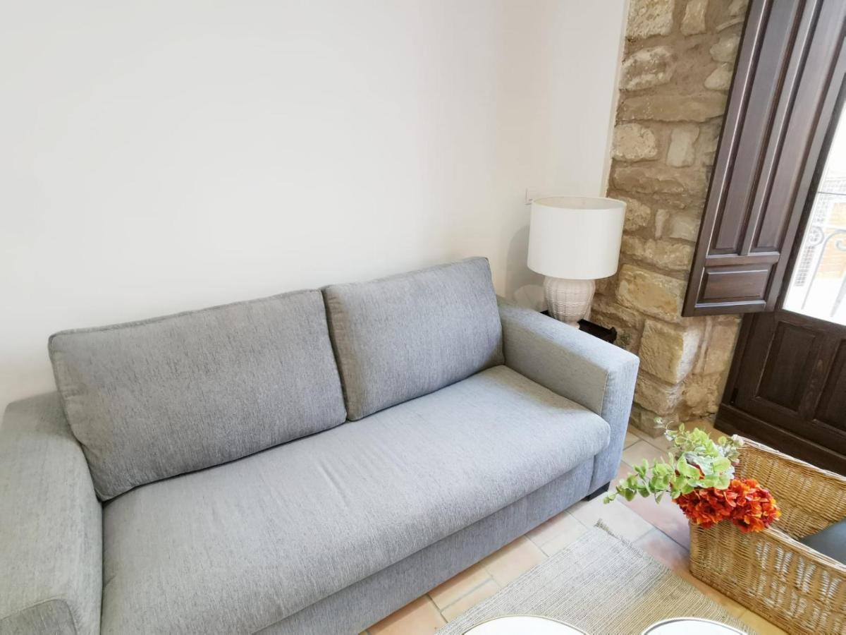 Apartamentos Tres Llaves Palacio De Vela De Los Cobos 우베다 외부 사진