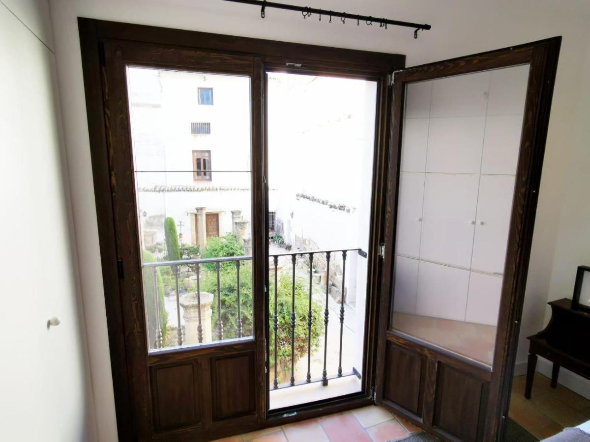 Apartamentos Tres Llaves Palacio De Vela De Los Cobos 우베다 외부 사진