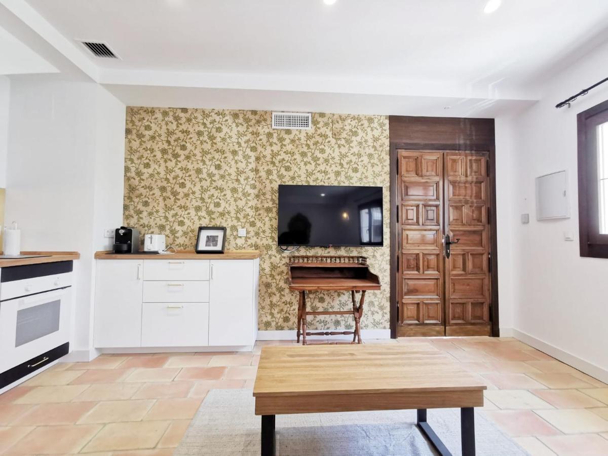 Apartamentos Tres Llaves Palacio De Vela De Los Cobos 우베다 외부 사진