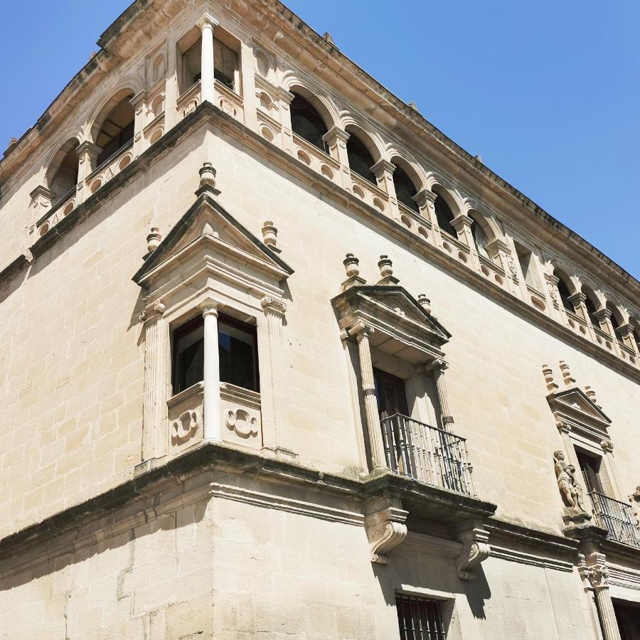 Apartamentos Tres Llaves Palacio De Vela De Los Cobos 우베다 외부 사진