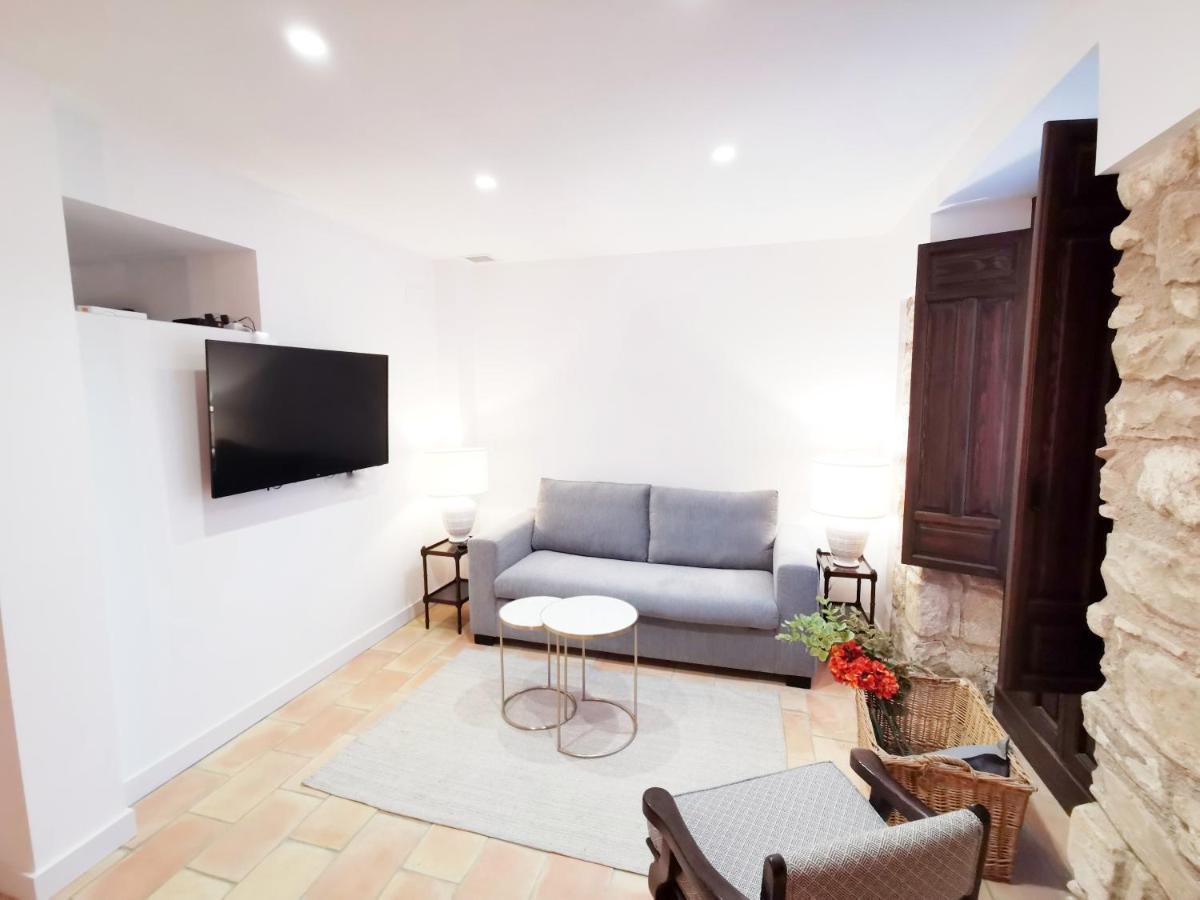 Apartamentos Tres Llaves Palacio De Vela De Los Cobos 우베다 외부 사진