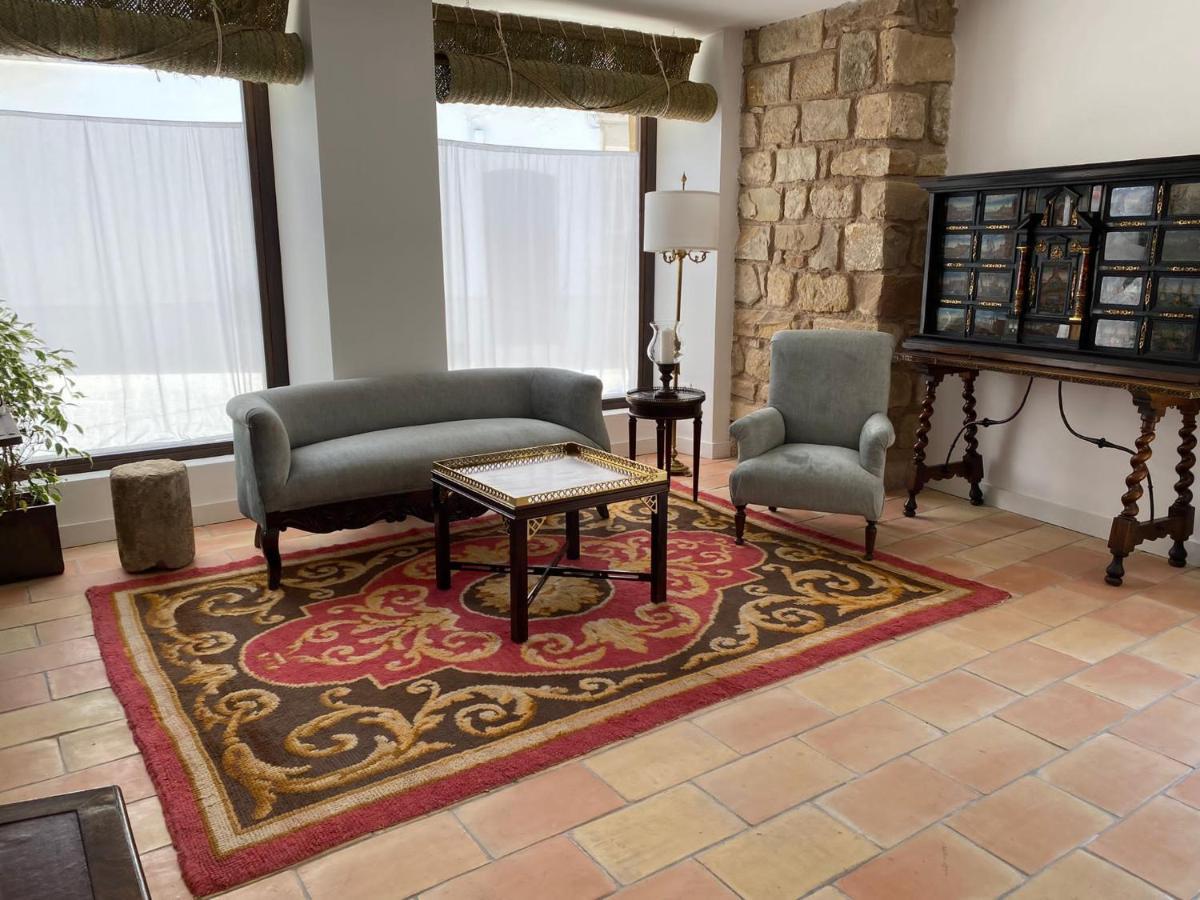 Apartamentos Tres Llaves Palacio De Vela De Los Cobos 우베다 외부 사진