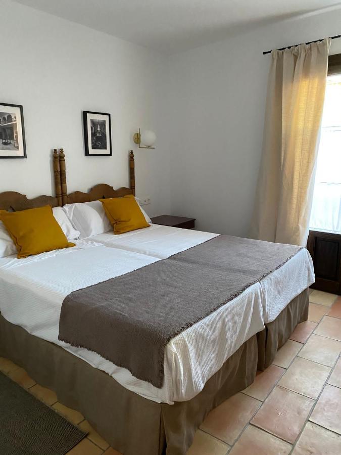 Apartamentos Tres Llaves Palacio De Vela De Los Cobos 우베다 외부 사진